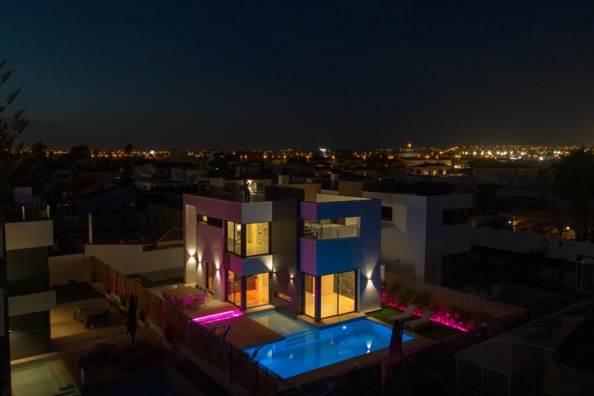 Segunda mano - Villa -
Torrevieja - Torreta Florida