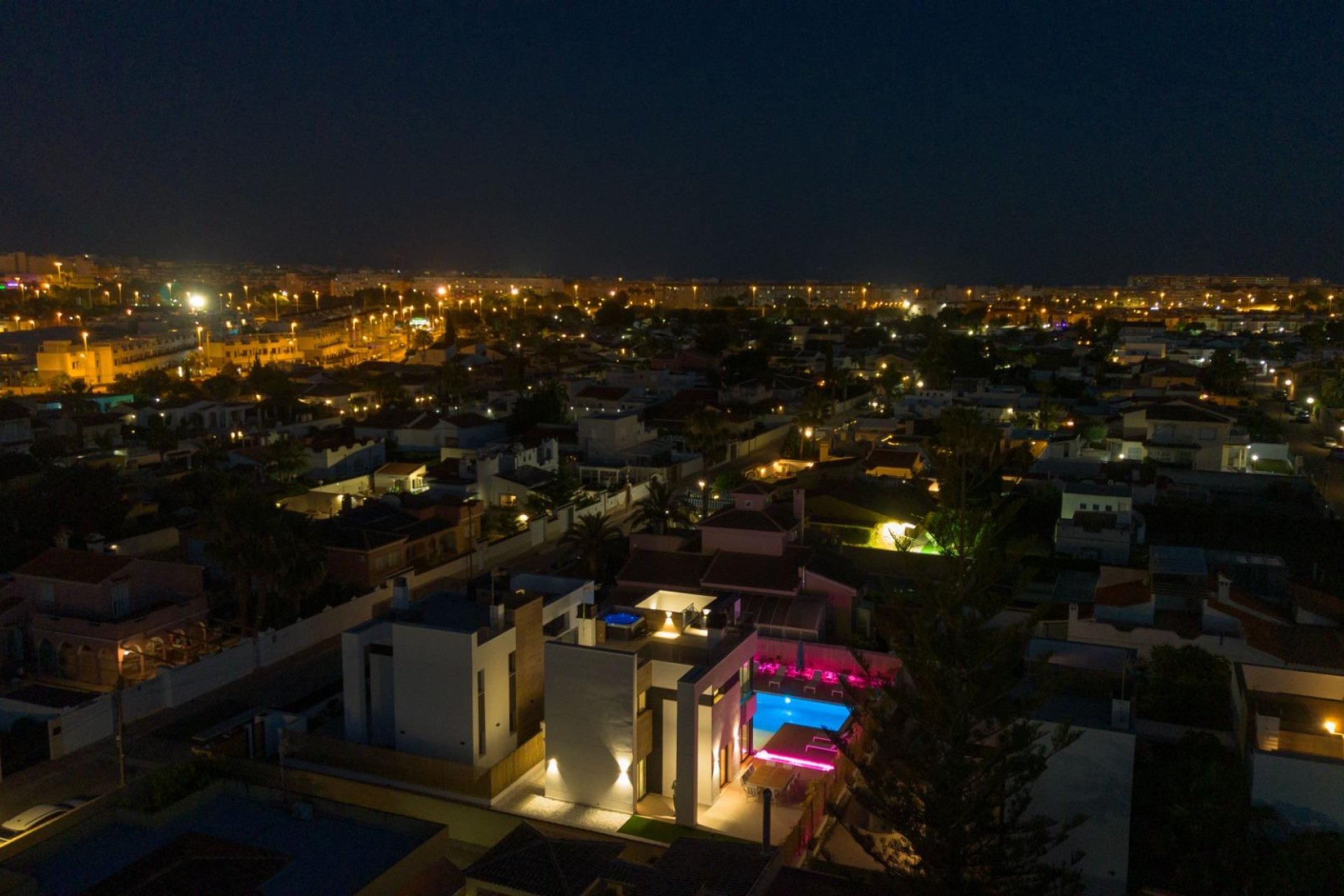 Segunda mano - Villa -
Torrevieja - Torreta Florida