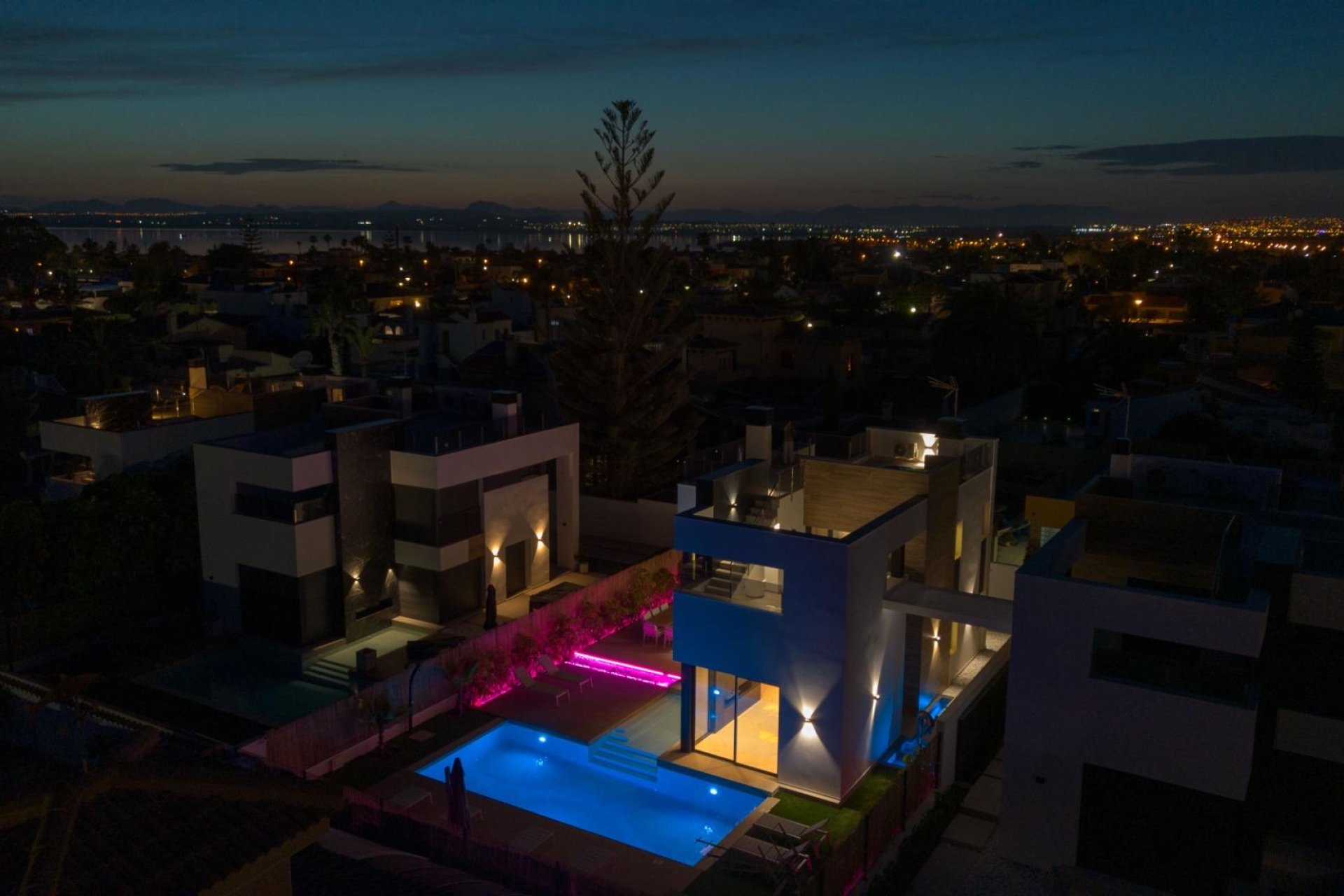 Segunda mano - Villa -
Torrevieja - Torreta Florida
