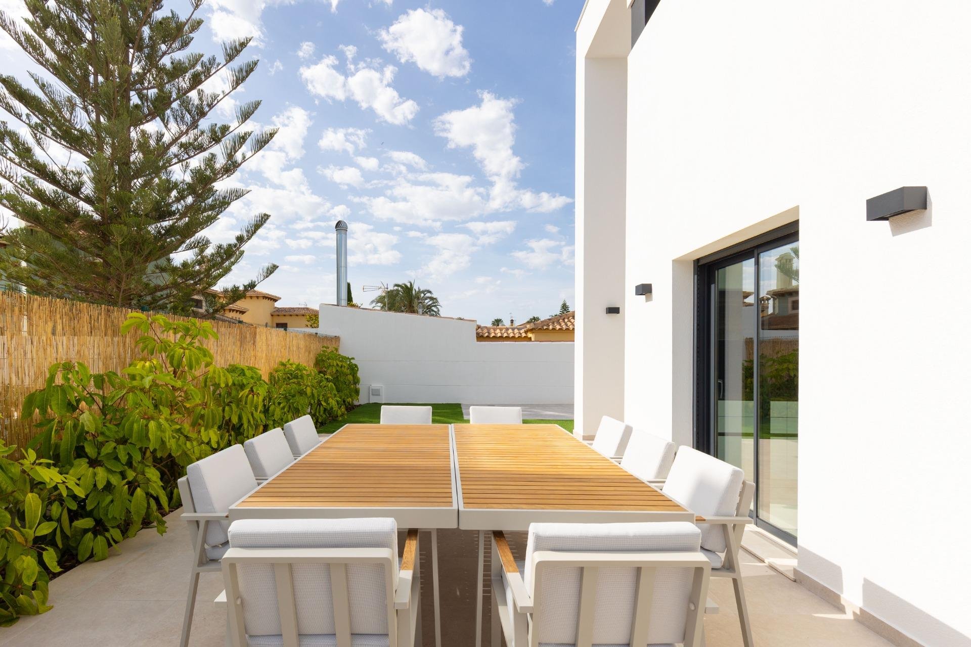 Segunda mano - Villa -
Torrevieja - Torreta Florida