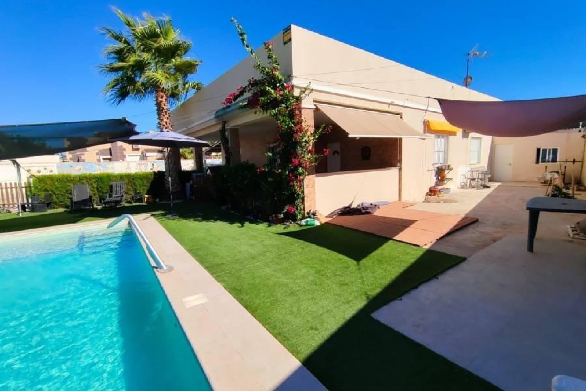 Segunda mano - Villa -
Torrevieja - Torreta Florida