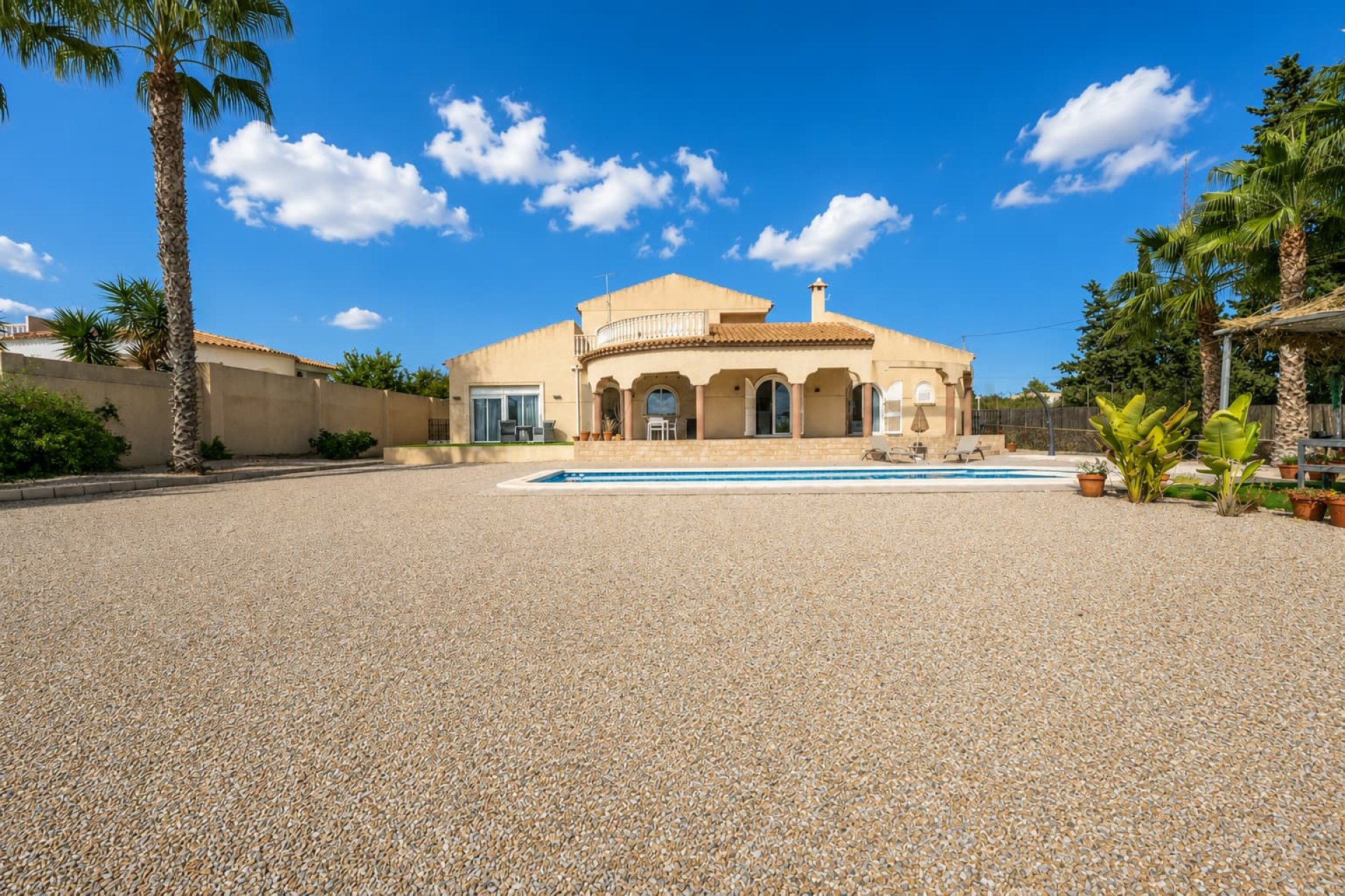 Segunda mano - Villa -
Valle Del Sol - Inland