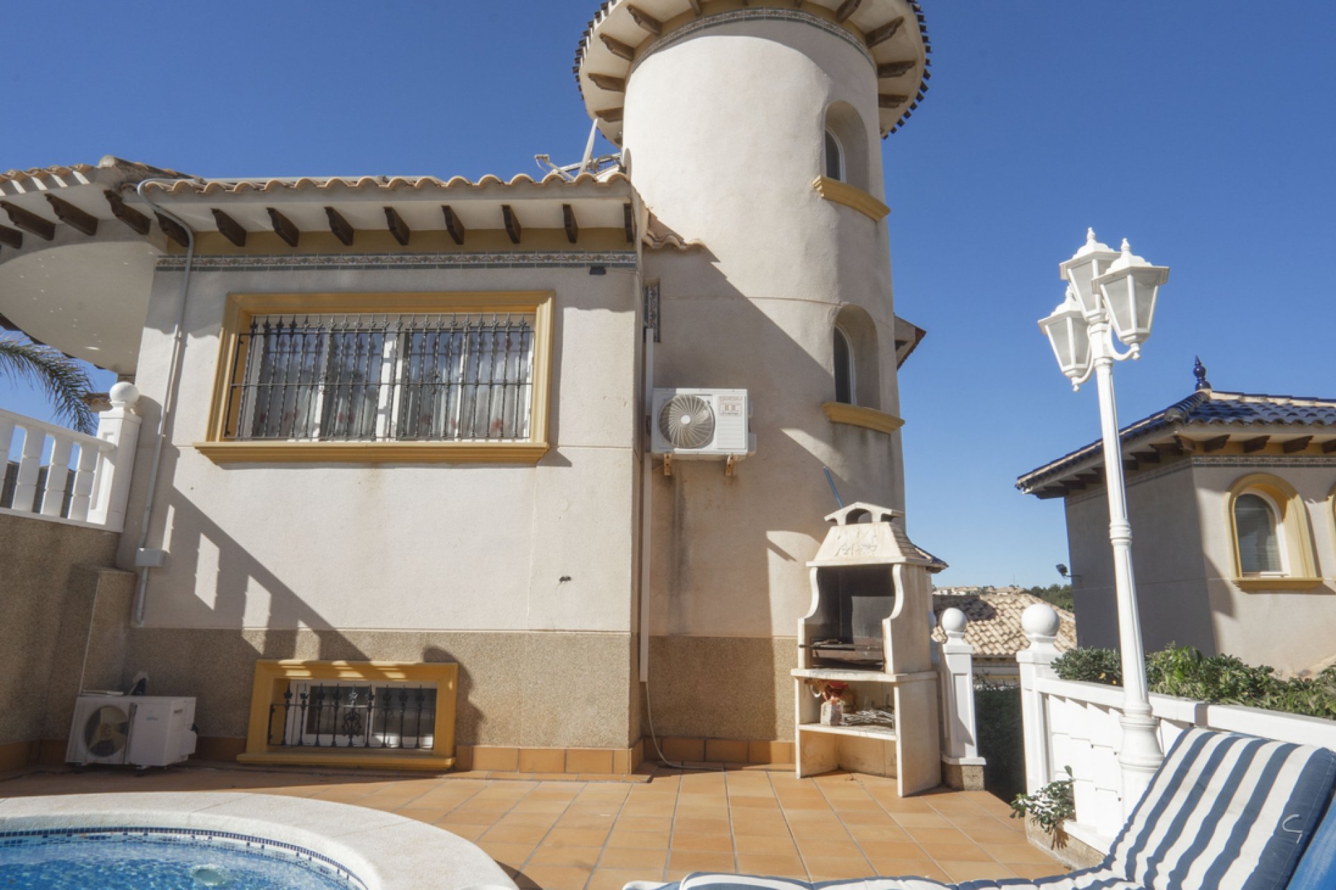 Segunda mano - Villa -
Villamartin - Costa Blanca