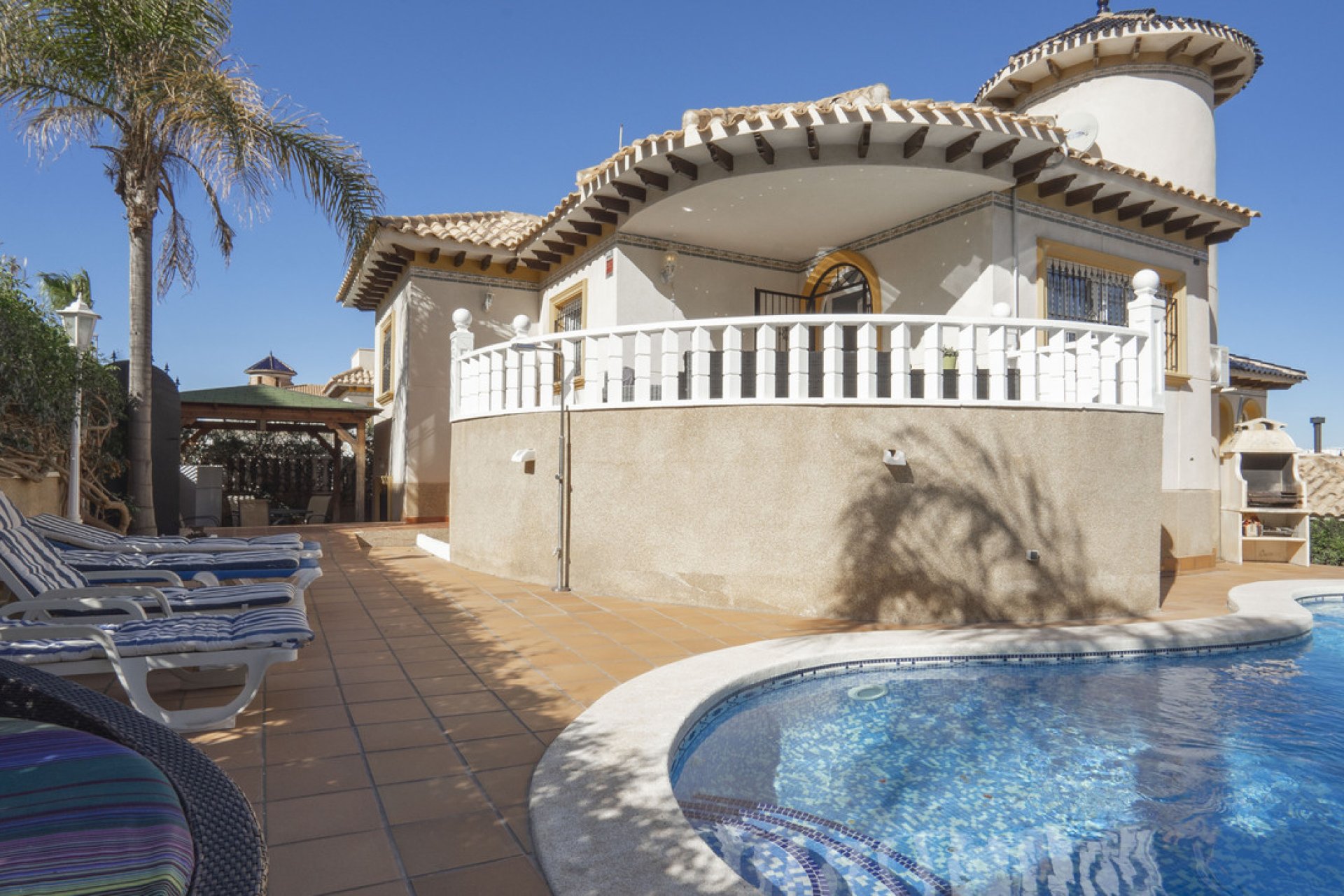 Segunda mano - Villa -
Villamartin - Costa Blanca