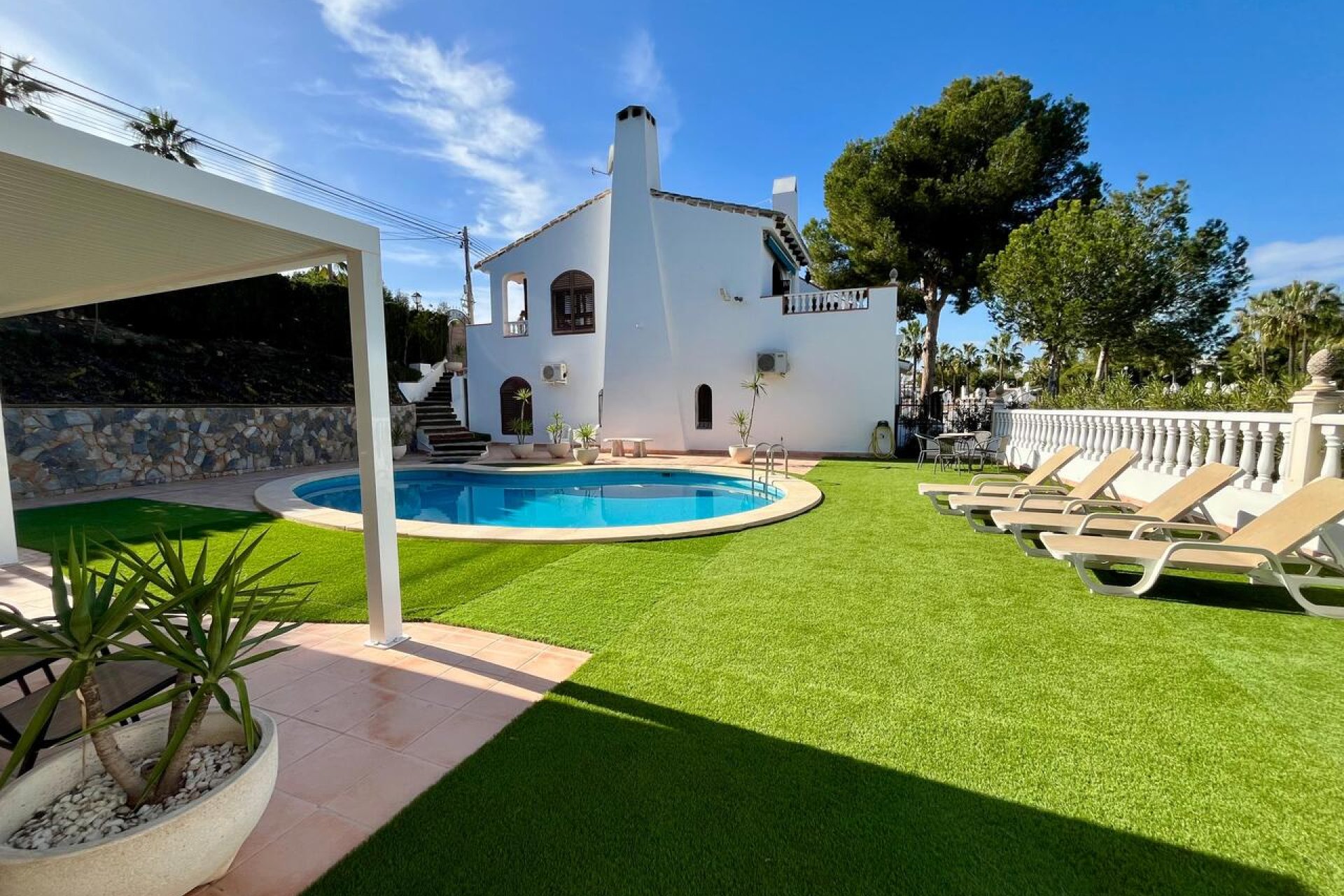 Segunda mano - Villa -
Villamartin - Costa Blanca
