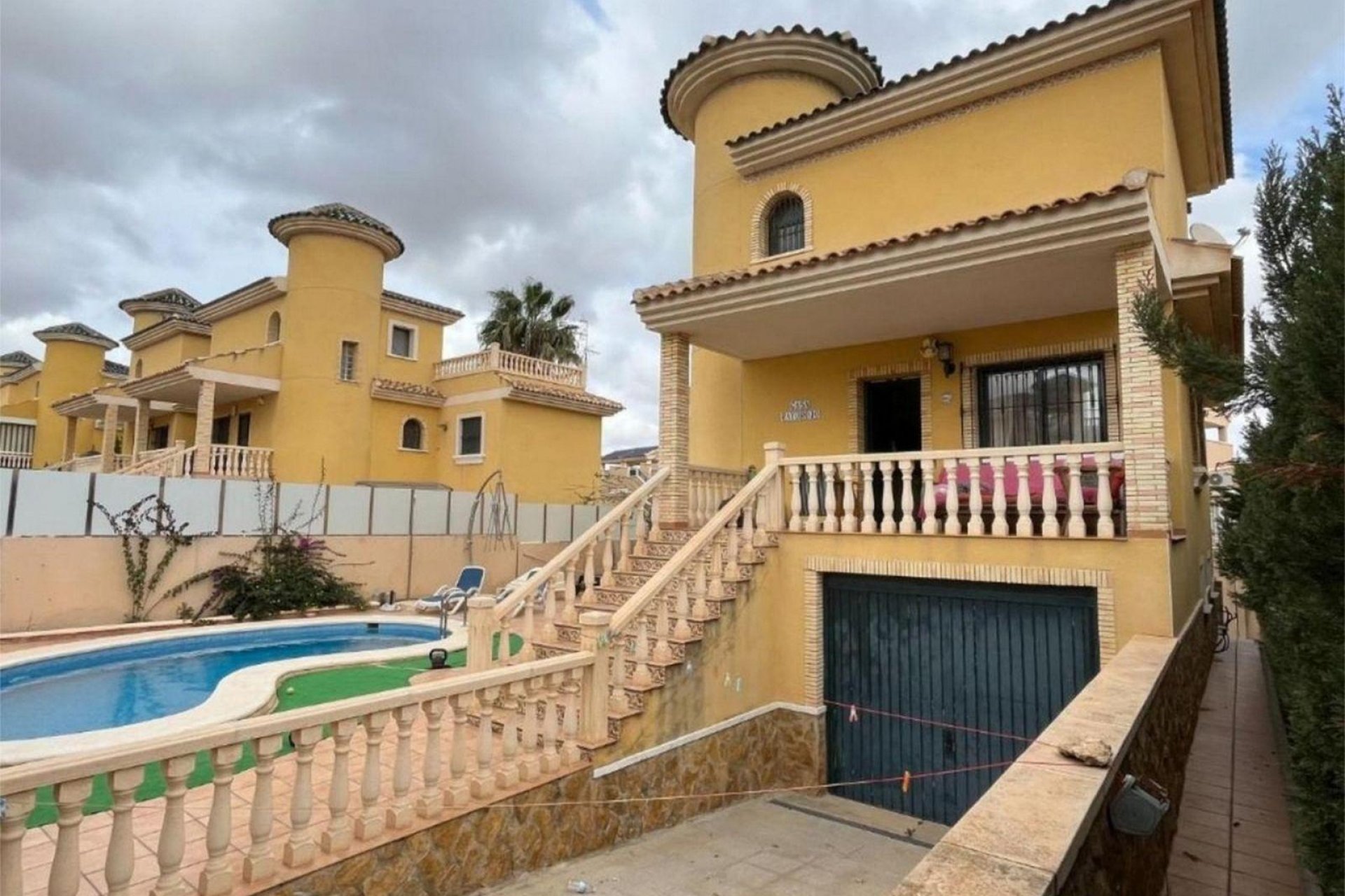 Segunda mano - Villa -
Villamartin - Costa Blanca