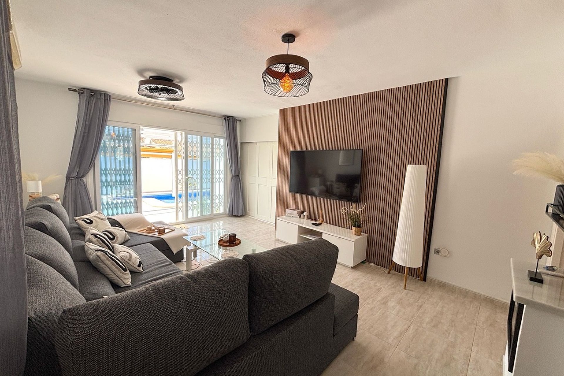 Segunda mano - Villa -
Villamartin - Costa Blanca