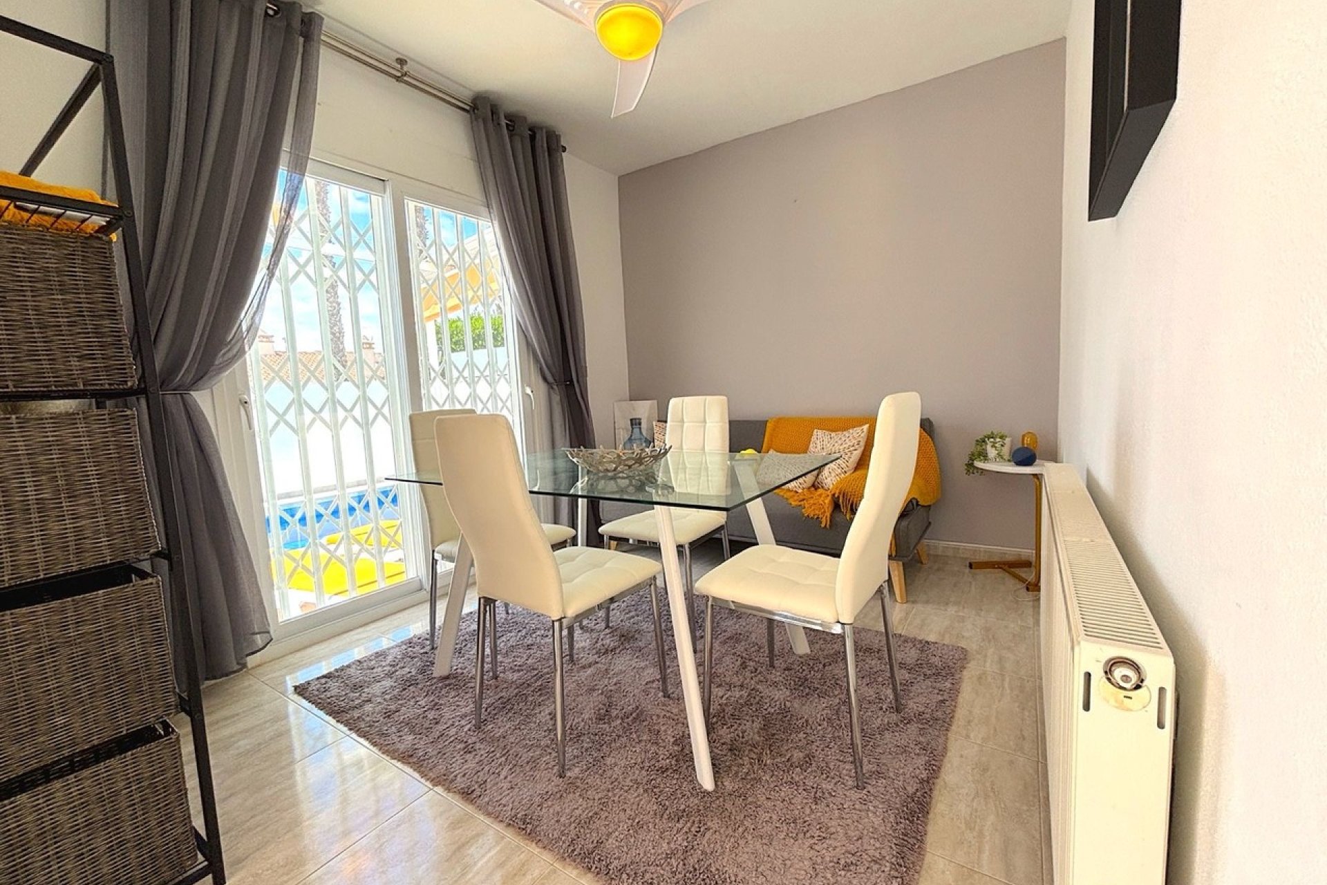 Segunda mano - Villa -
Villamartin - Costa Blanca