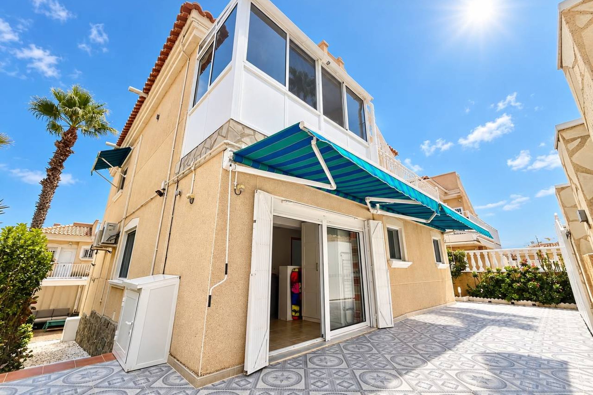 Segunda mano - Villa -
Villamartin - Costa Blanca