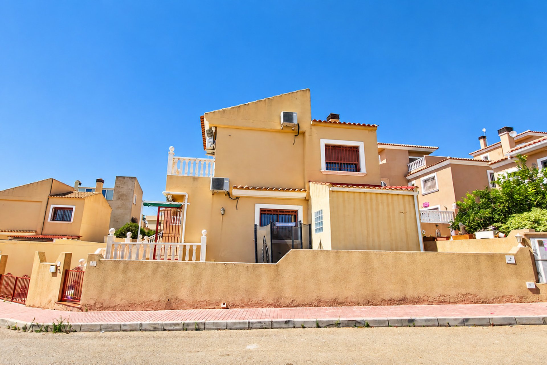 Segunda mano - Villa -
Villamartin - Costa Blanca