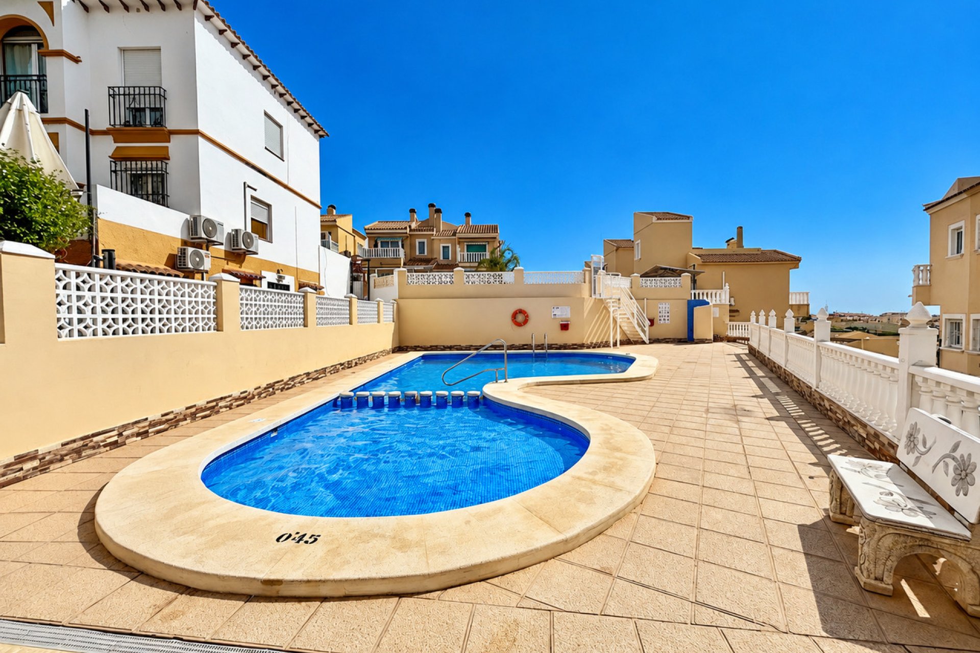 Segunda mano - Villa -
Villamartin - Costa Blanca