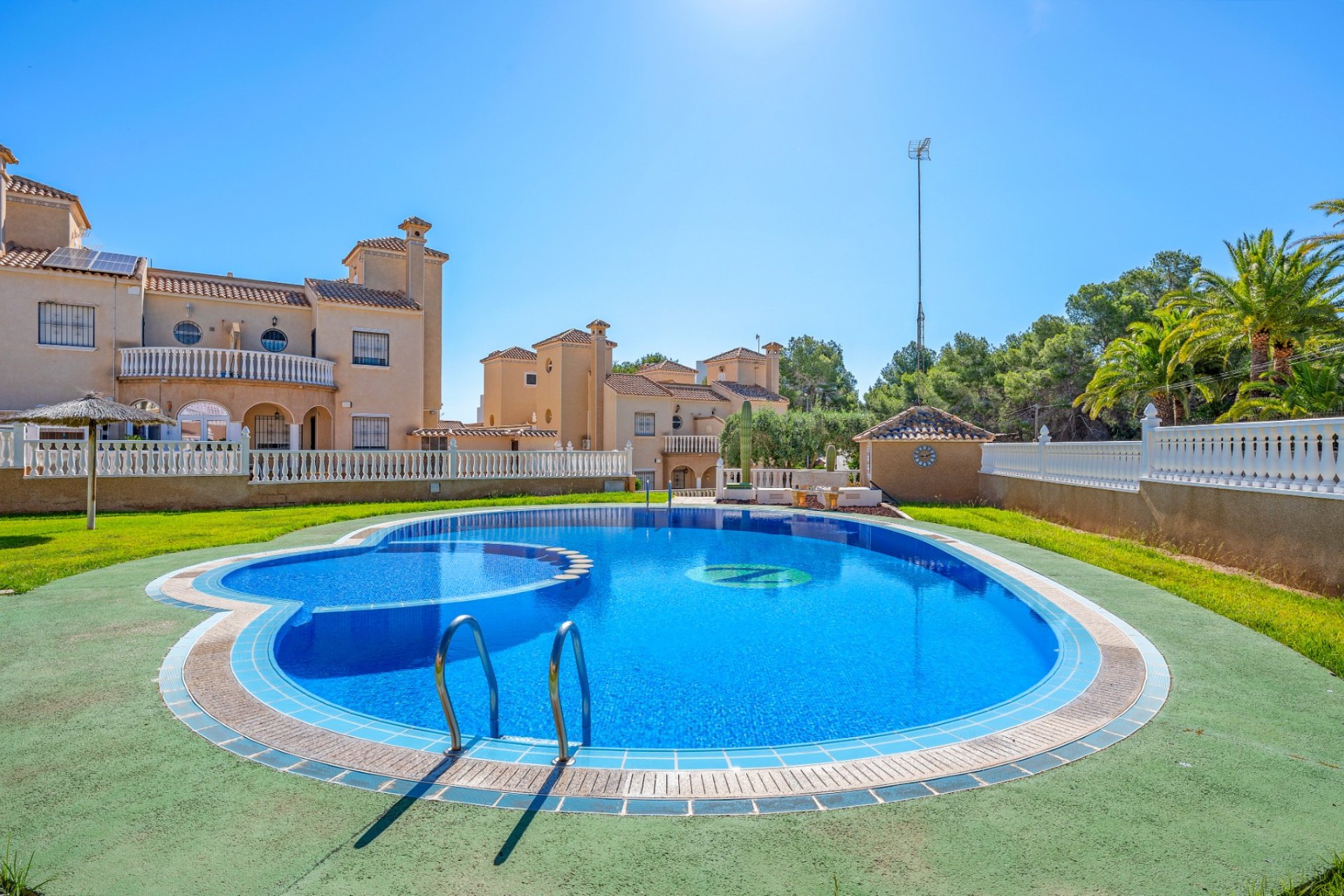 Segunda mano - Villa -
Villamartin - Costa Blanca