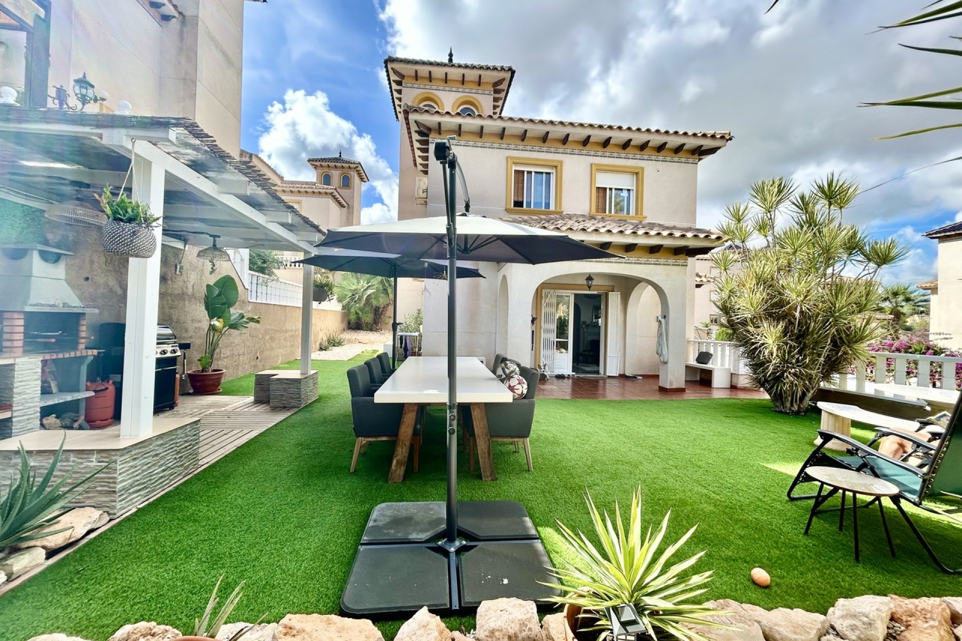 Segunda mano - Villa -
Villamartin - Costa Blanca