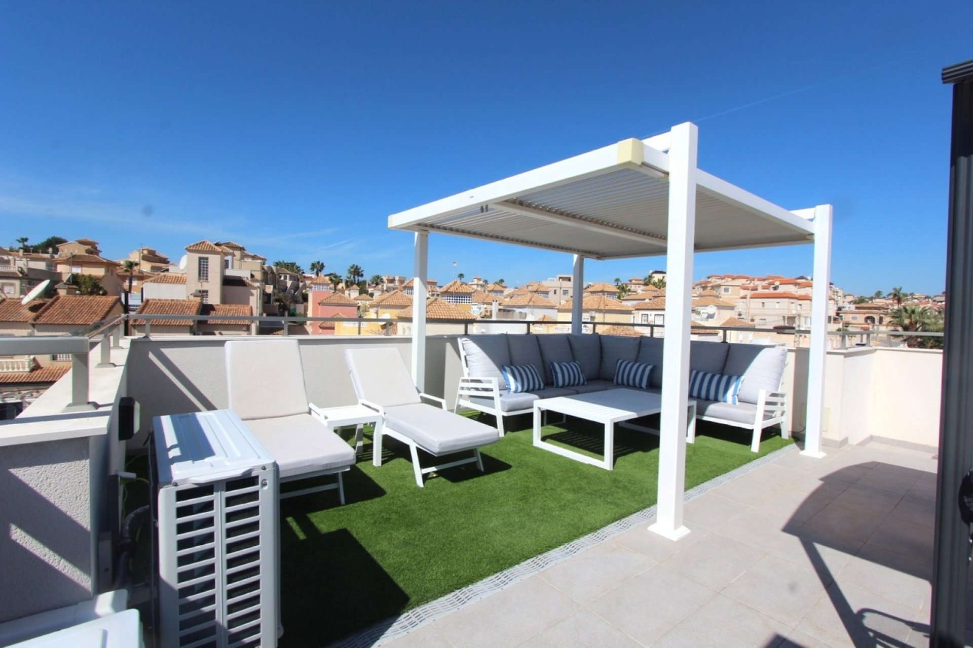 Segunda mano - Villa -
Villamartin - El Galan