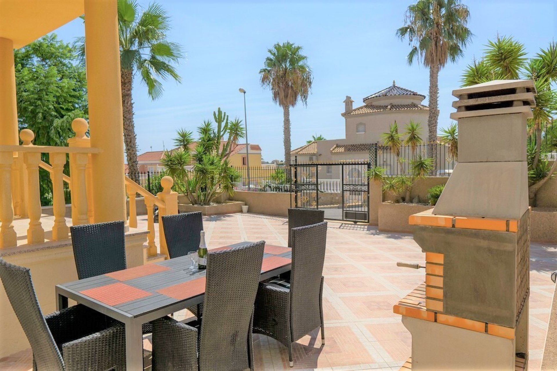 Segunda mano - Villa -
Villamartin - Las Filipinas