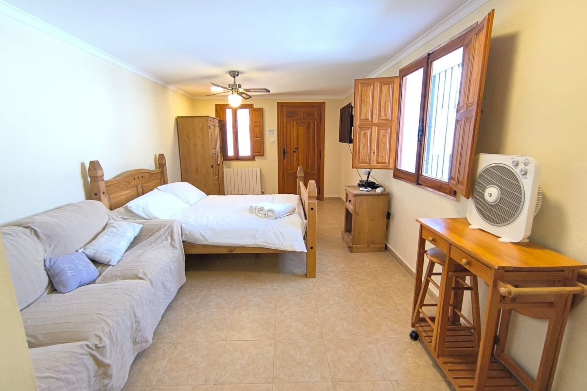 Segunda mano - Villa -
Villena - Inland