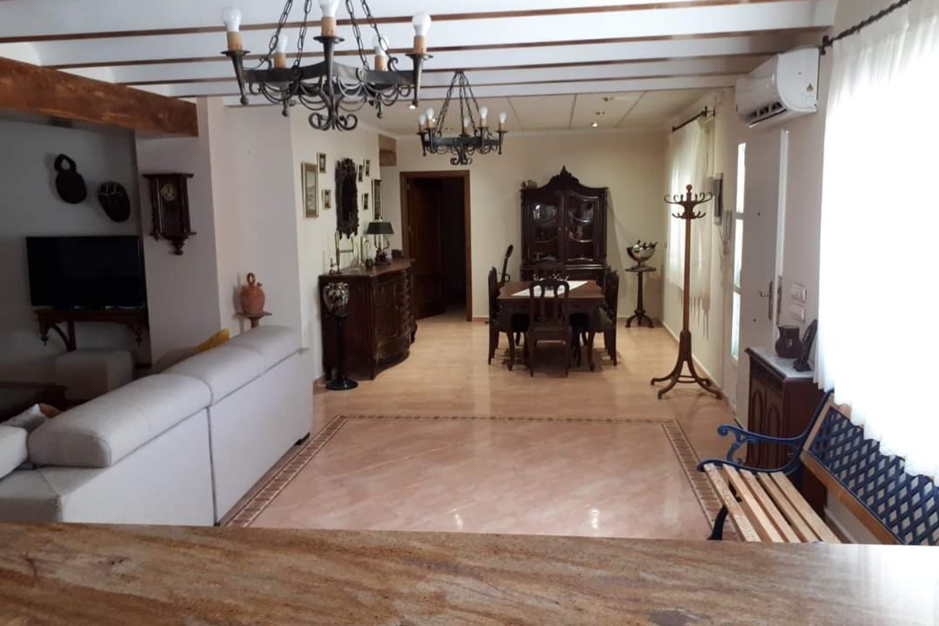 Segunda mano - Villa -
Villena - Inland
