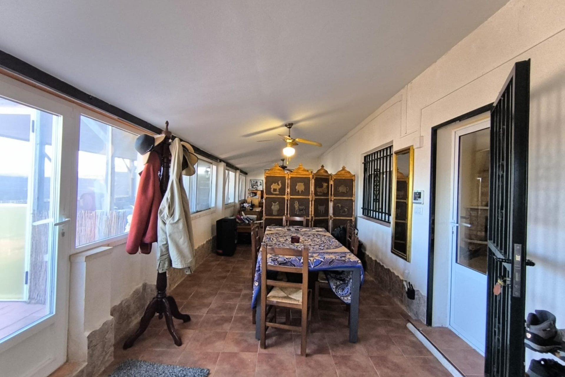 Segunda mano - Villa -
Villena - Inland