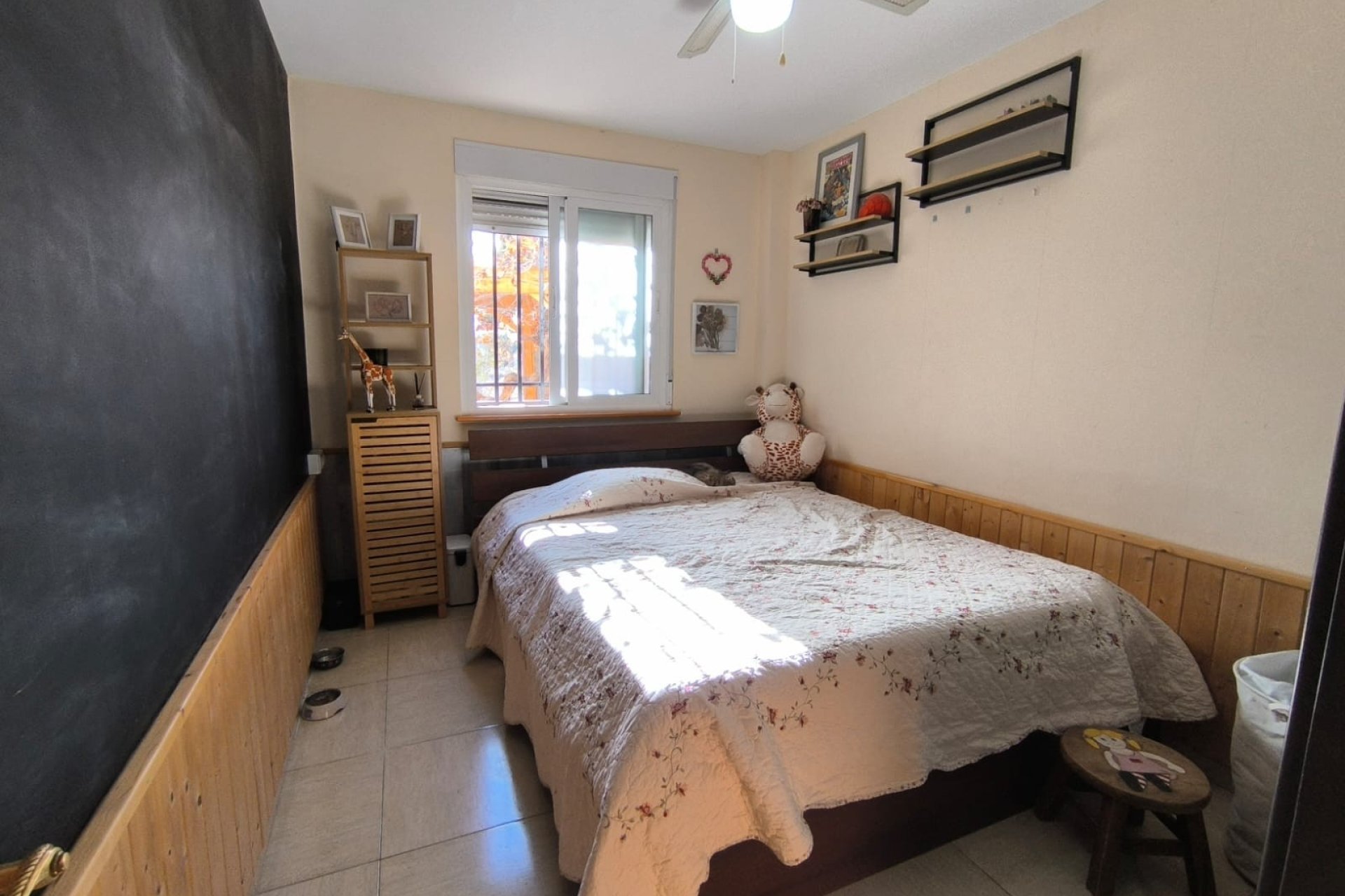 Segunda mano - Villa -
Villena - Inland