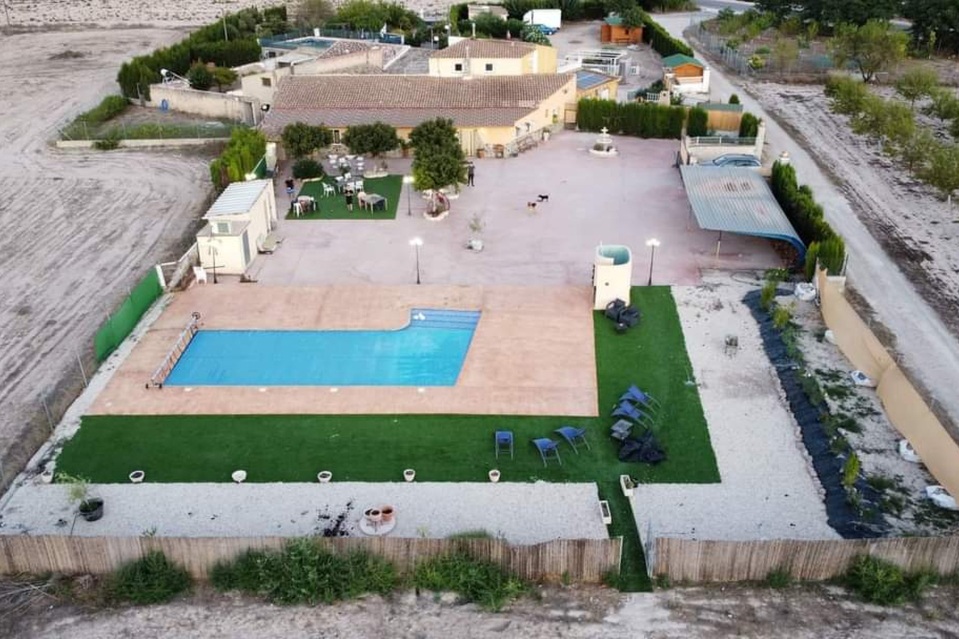 Segunda mano - Villa -
Villena - Inland