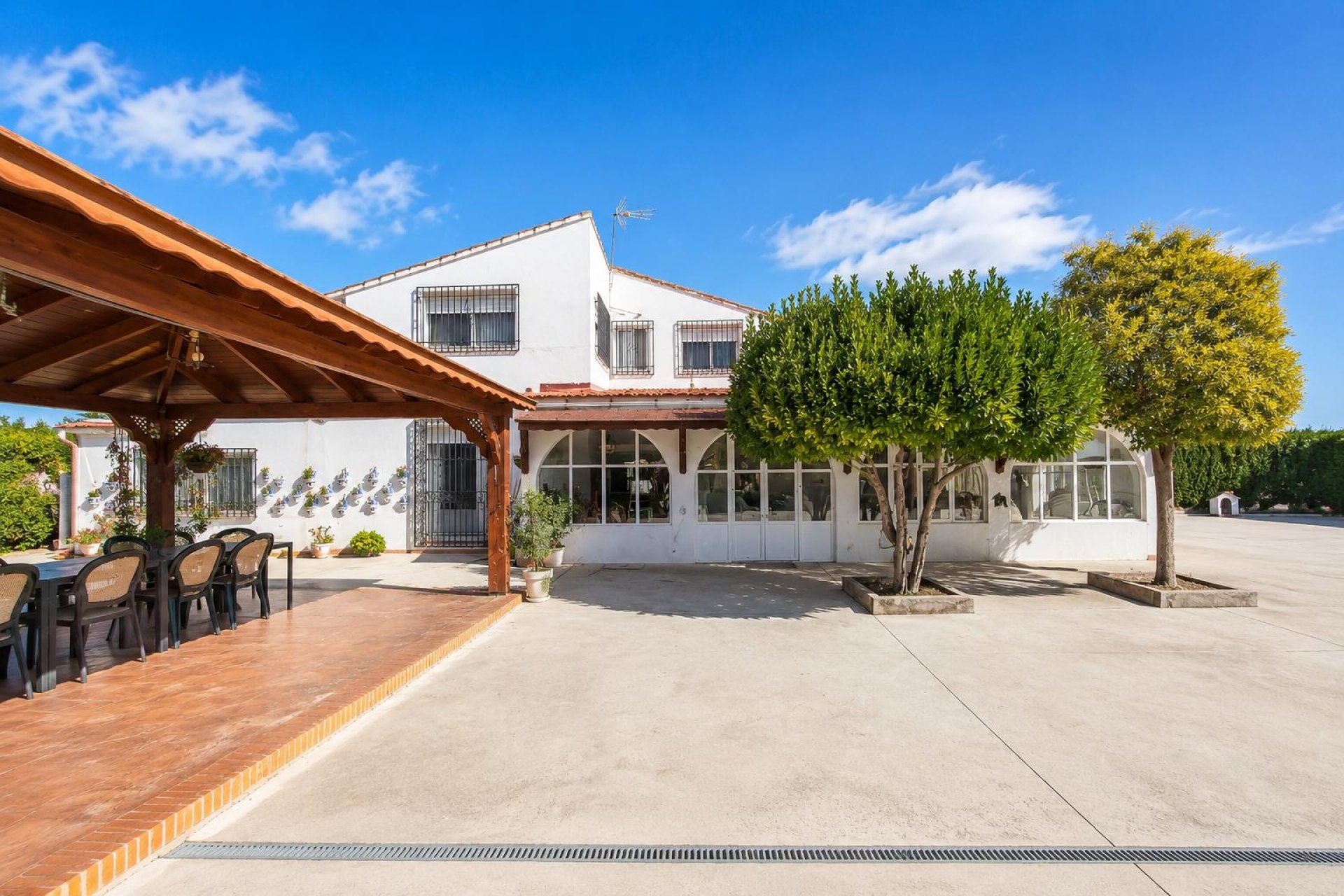 Segunda mano - Villa -
Villena - Inland