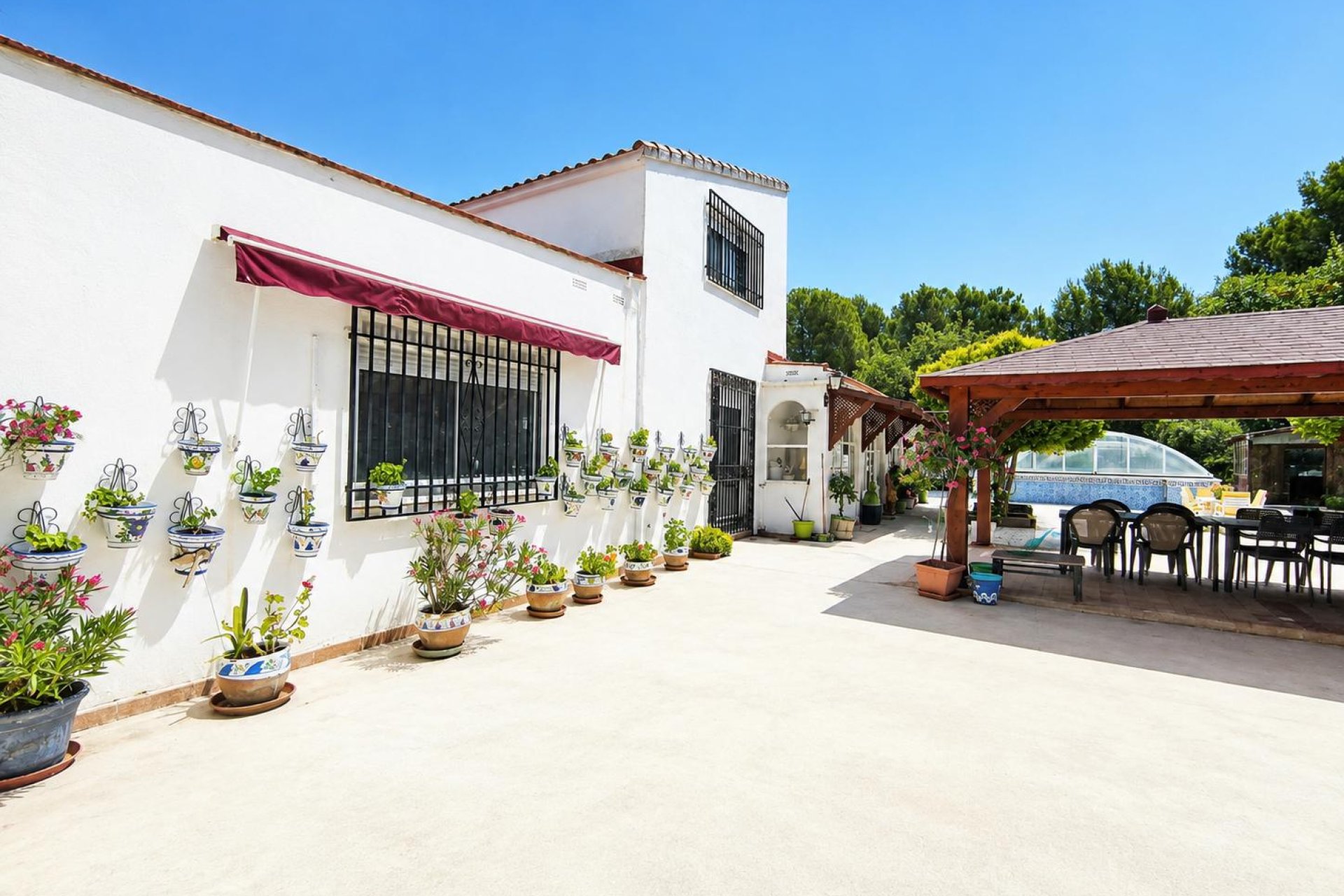 Segunda mano - Villa -
Villena - Inland