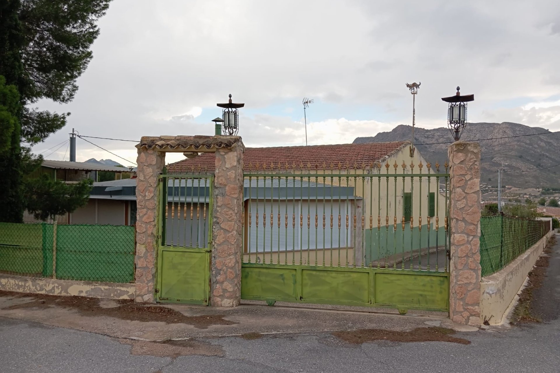Segunda mano - Villa -
Yecla - Inland