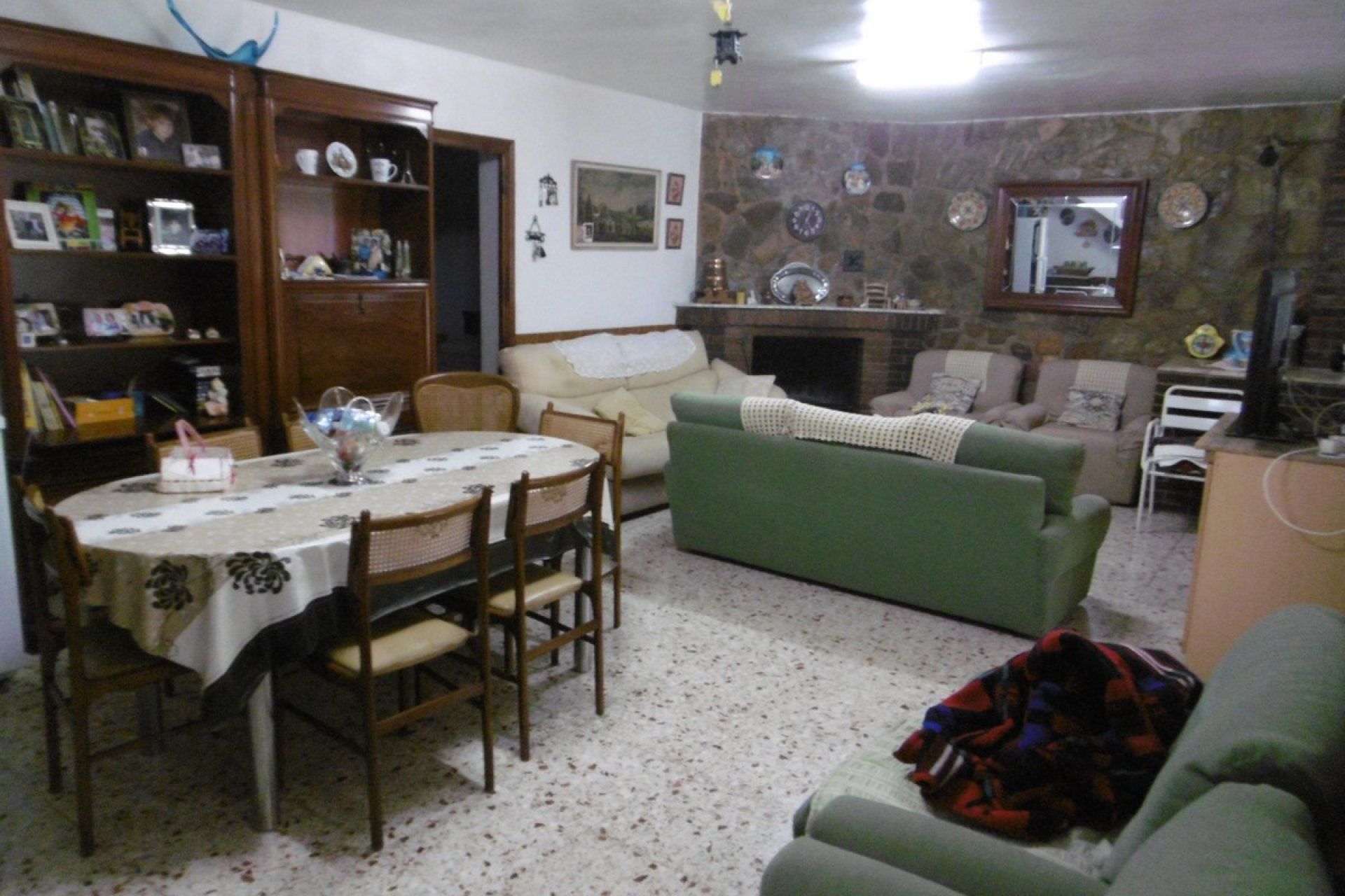 Segunda mano - Villa -
Yecla - Inland
