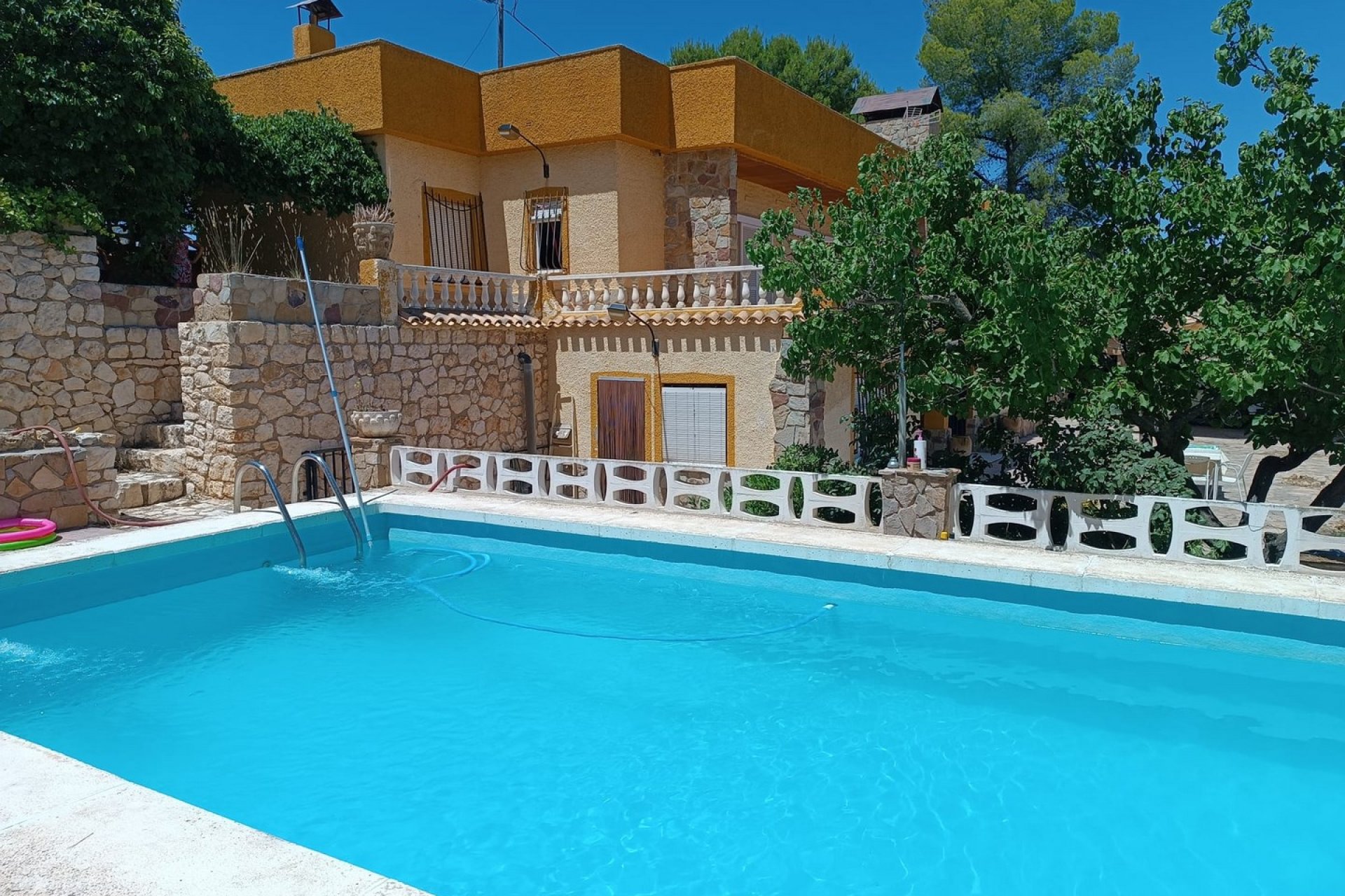 Segunda mano - Villa -
Yecla - Inland