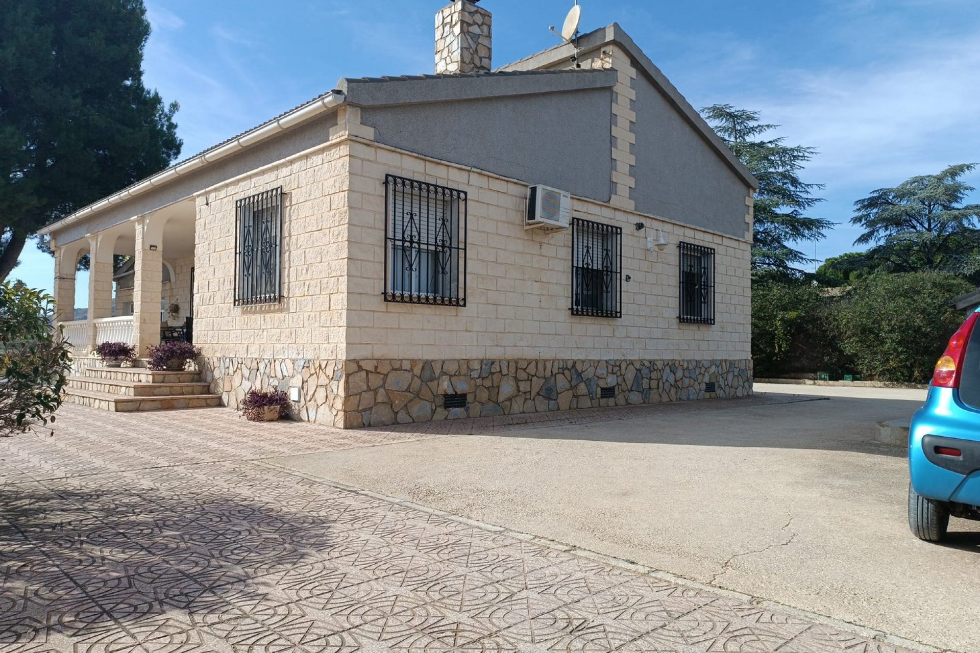 Segunda mano - Villa -
Yecla - Inland