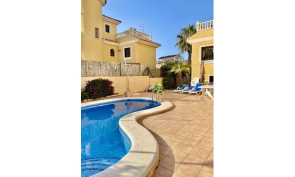 Semi Detached - Resale - Villamartin -
                Villamartin