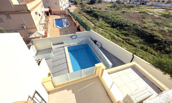 Semi Detached - Segunda mano - Orihuela -
                Inland