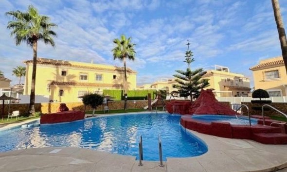 Sorház - Használt Ingatlanok - Orihuela Costa -
                Los Dolses