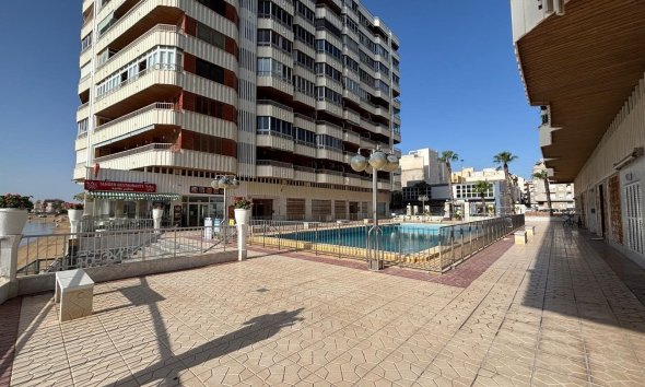 Tetőtéri lakás - Használt Ingatlanok - Torrevieja -
                Acequion