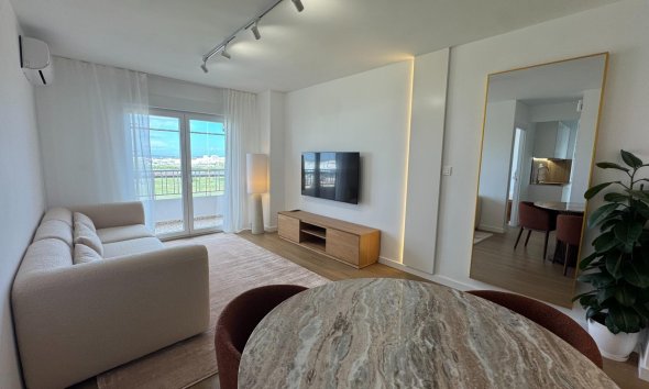 Tetőtéri lakás - Használt Ingatlanok - Torrevieja -
                Punta Prima