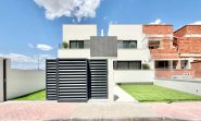 Town House - Obra nueva -
                Cox - N8414