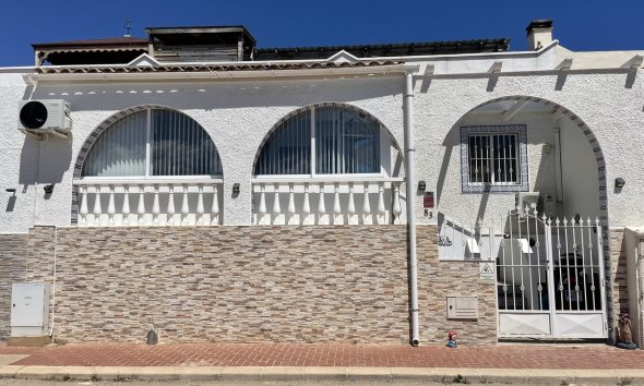 Town House - Revânzare - Camposol -
                Inland