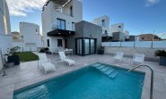 Town House - Revânzare -
                Torrevieja - MLSC3805477