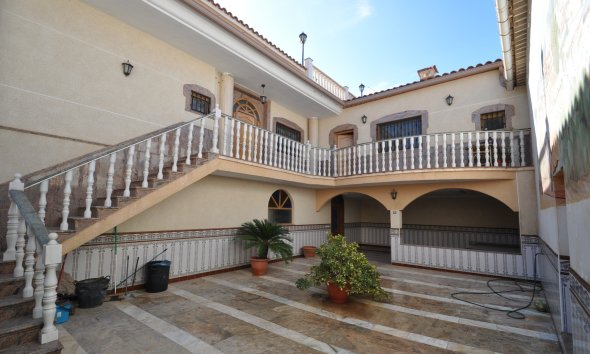 Town House - Revente - Algueña -
                Inland