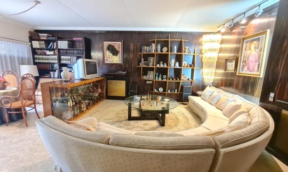 Town House - Revente - Elda -
                Inland