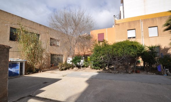 Town House - Revente - Petrer -
                Inland