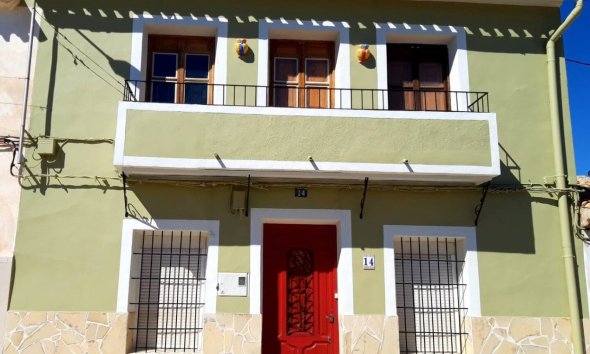 Town House - Segunda mano - Raspay -
                Inland