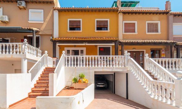 Town House - Segunda mano - Torrevieja -
                Cabo Cervera