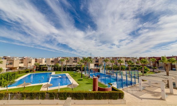 Town House - Segunda mano - Torrevieja -
                Sector 25