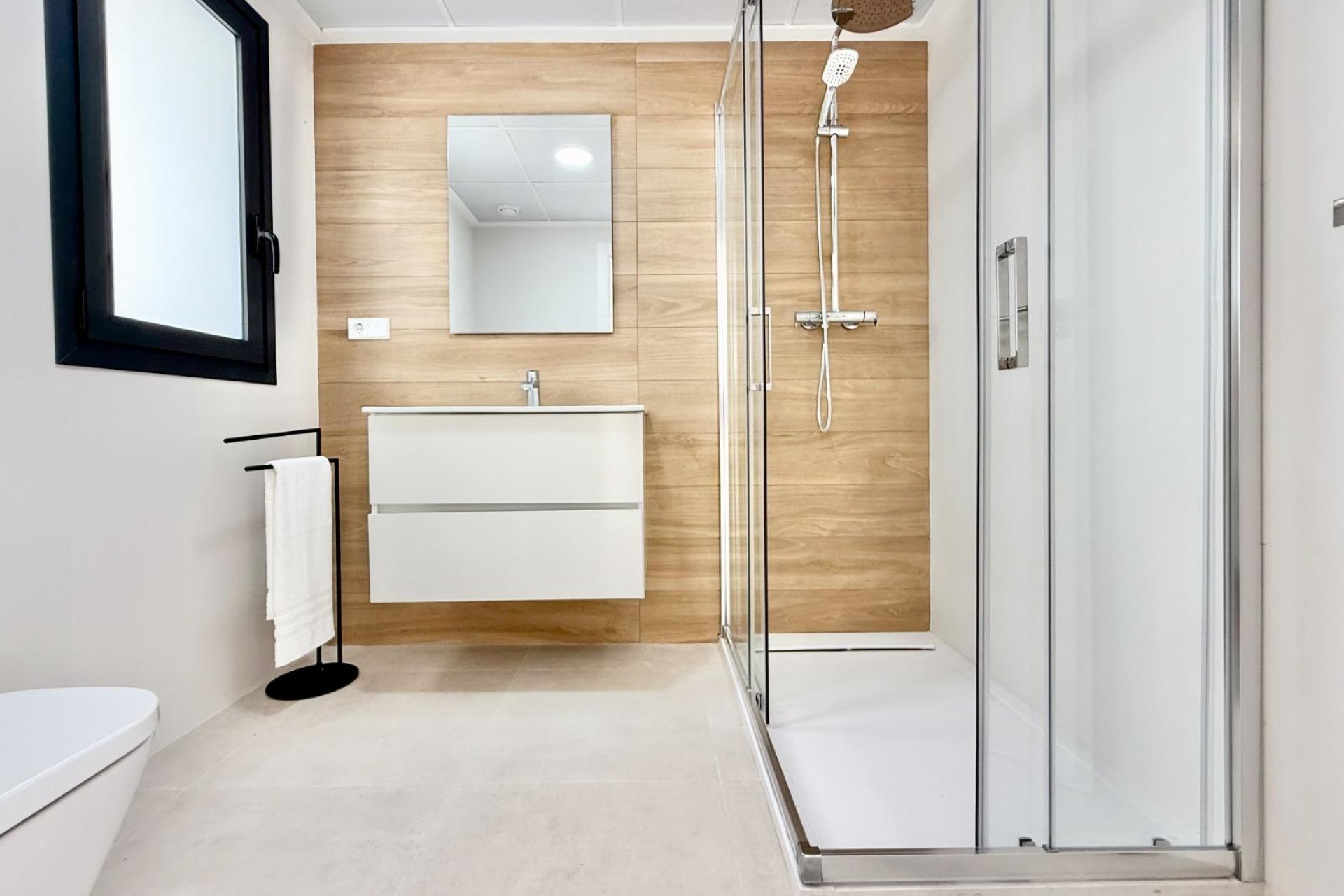 Új építésű - Sorház -
Cox - San Fernando