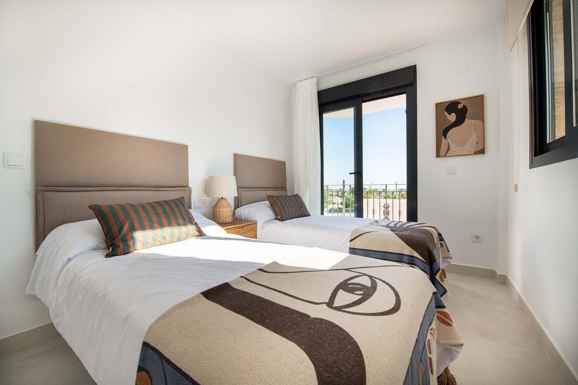 Új építésű - Sorház -
Cox - San Fernando