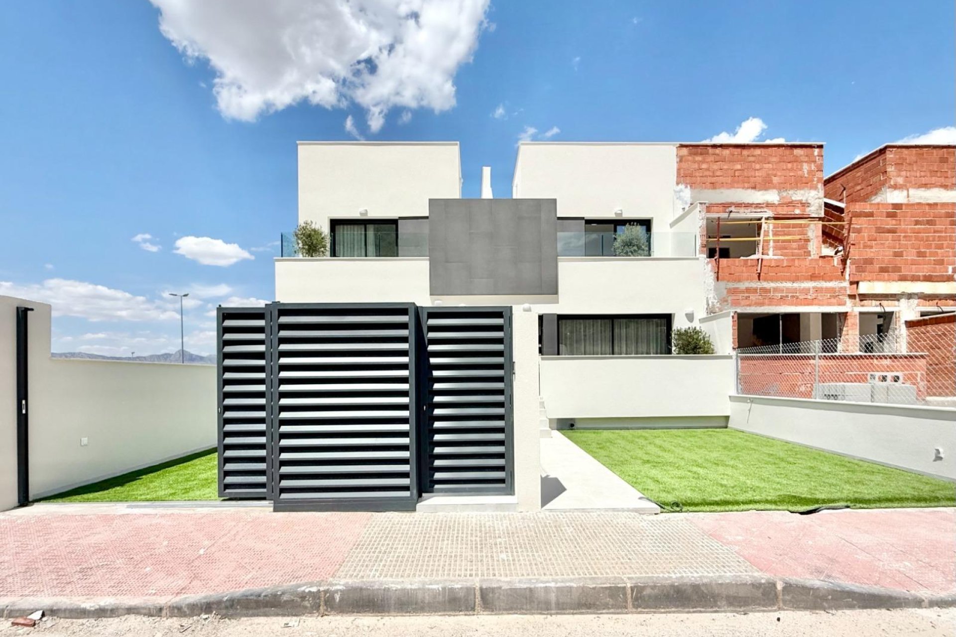 Új építésű - Town House -
Cox - San Fernando