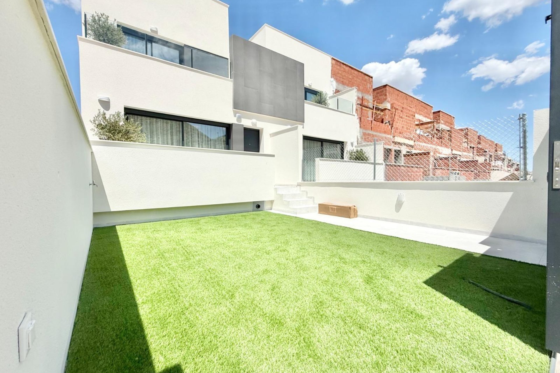 Új építésű - Town House -
Cox - San Fernando
