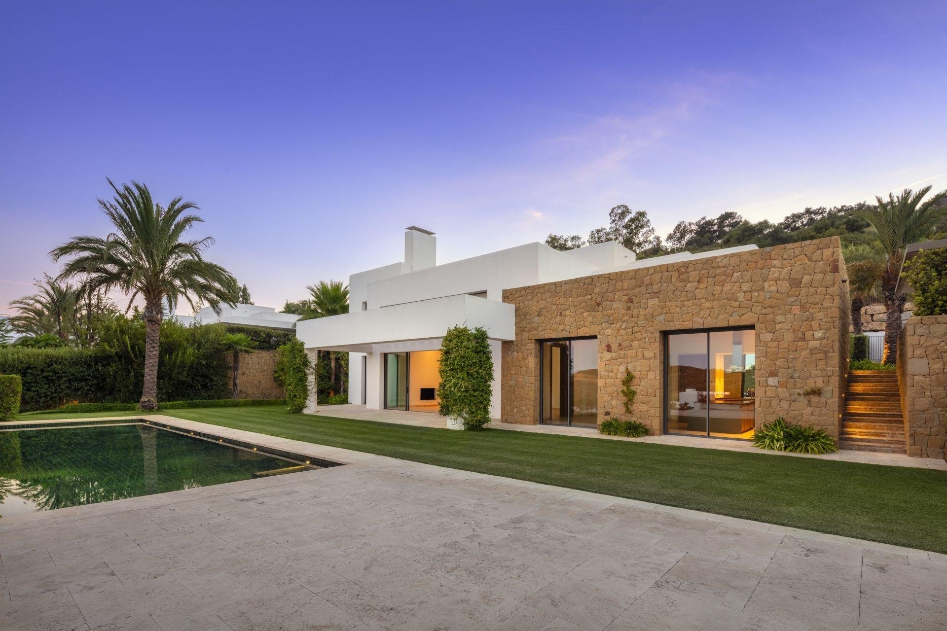 Új építésű - Villa -
Casares - Pedregales