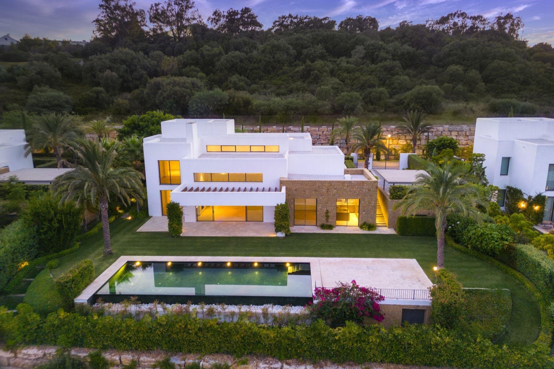 Új építésű - Villa -
Casares - Pedregales